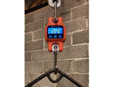 PAKABINAMOS (kraninės) svarstyklės iki 300 kg (kraunamos USB) PAKABINAMOS (kraninės) svarstyklės iki 300 kg (kraunamos USB)